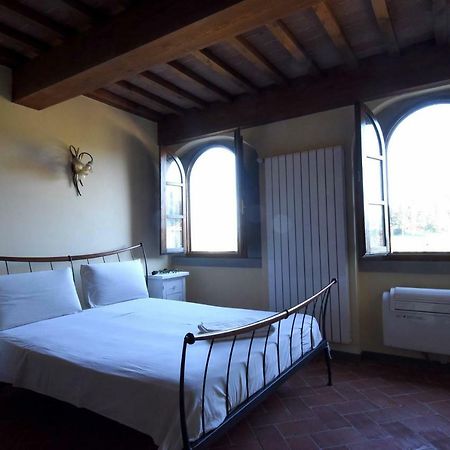 라스트라아시냐 Historical Palace In The Heart Of Tuscany 아파트 외부 사진